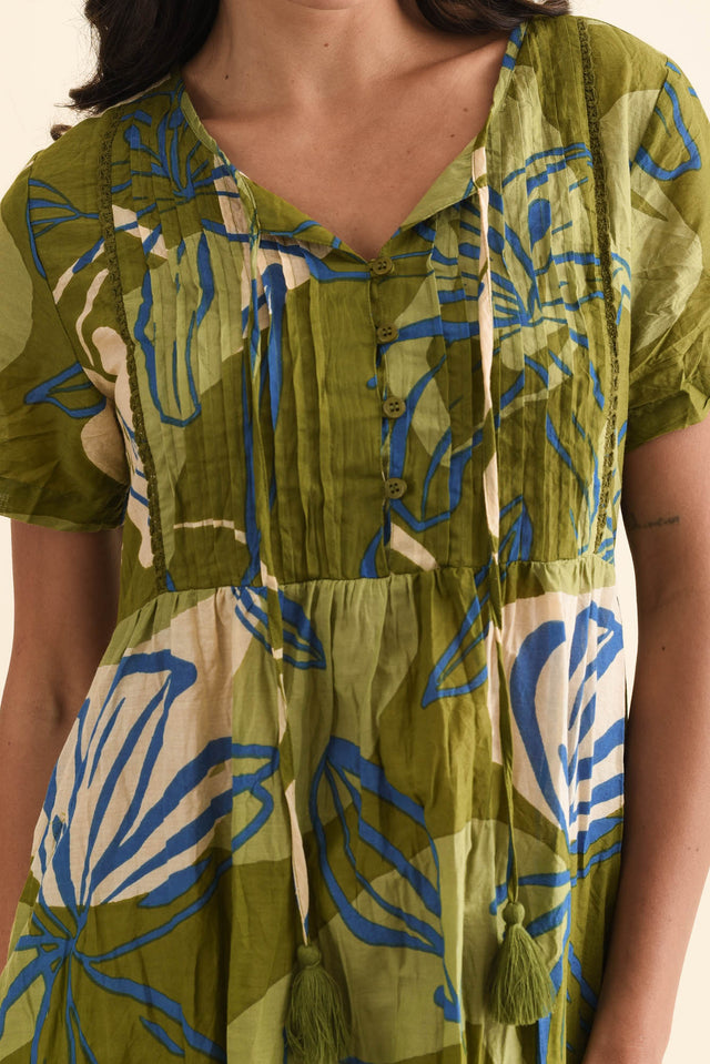 Marisol Olive Tiger Lily Crinkle Cotton Dress,Brunette model,alt text|model:Brontie image 6