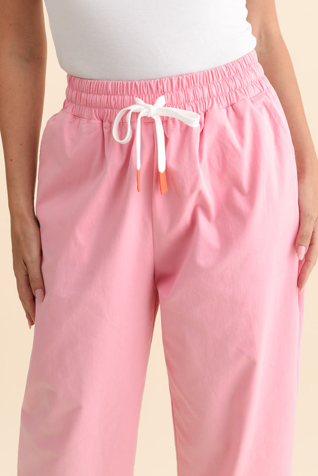 Martin Pink Cotton Barrel Pants,Brunette model,alt text|model:MJ image 6