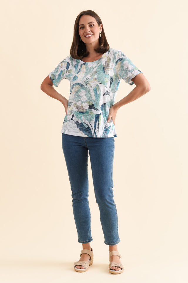 alt text|model:MJ image 7