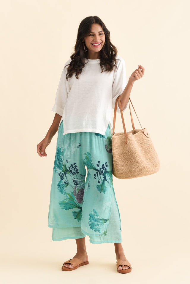 alt text|model:Brontie image 3