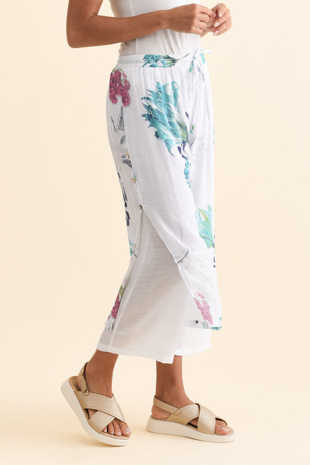 Max White Floral Layered Pants,Brunette model,alt text|model:Brontie image 4