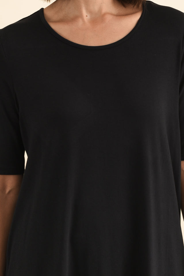 Maya Black Half Sleeve Tee,Brunette model,alt text|model:Cara image 7