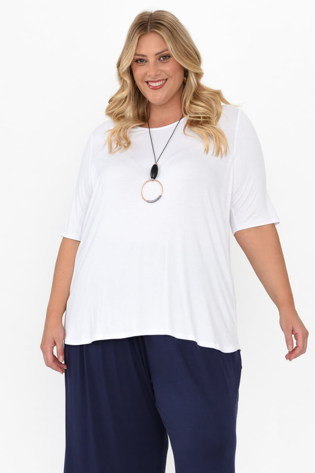 plus-size,curve-basics,curve-tops,plus-size-sleeved-tops,plus-size-basic-tops, alt text|model:Caitlin