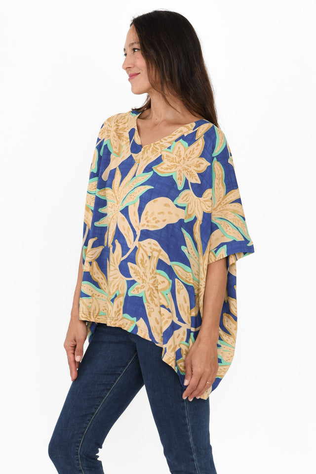 alt text|model:Cara image 4