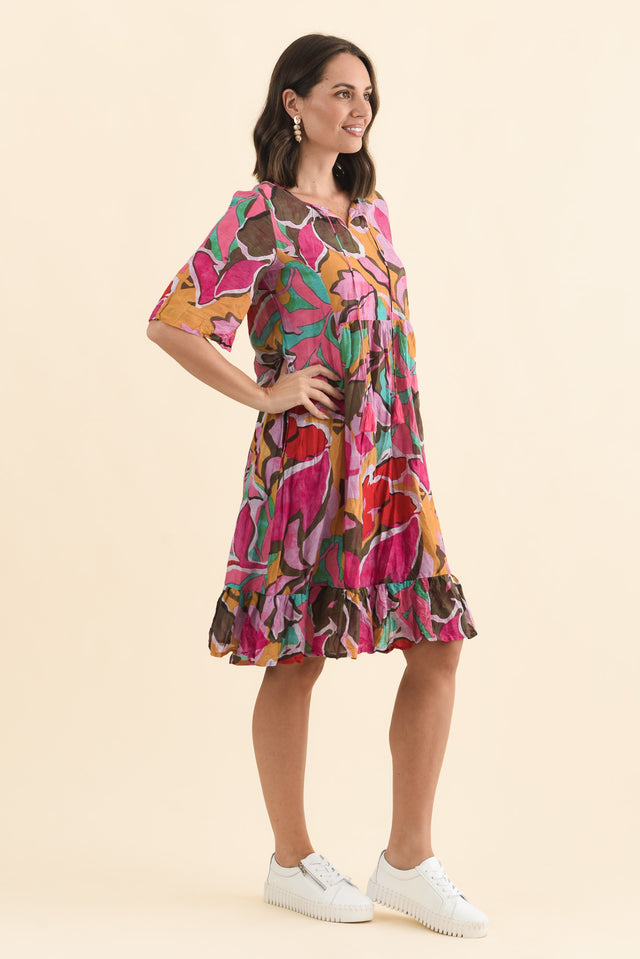Mila Fuchsia Garden Crinkle Cotton Dress,Brunette model,alt text|model:MJ image 5