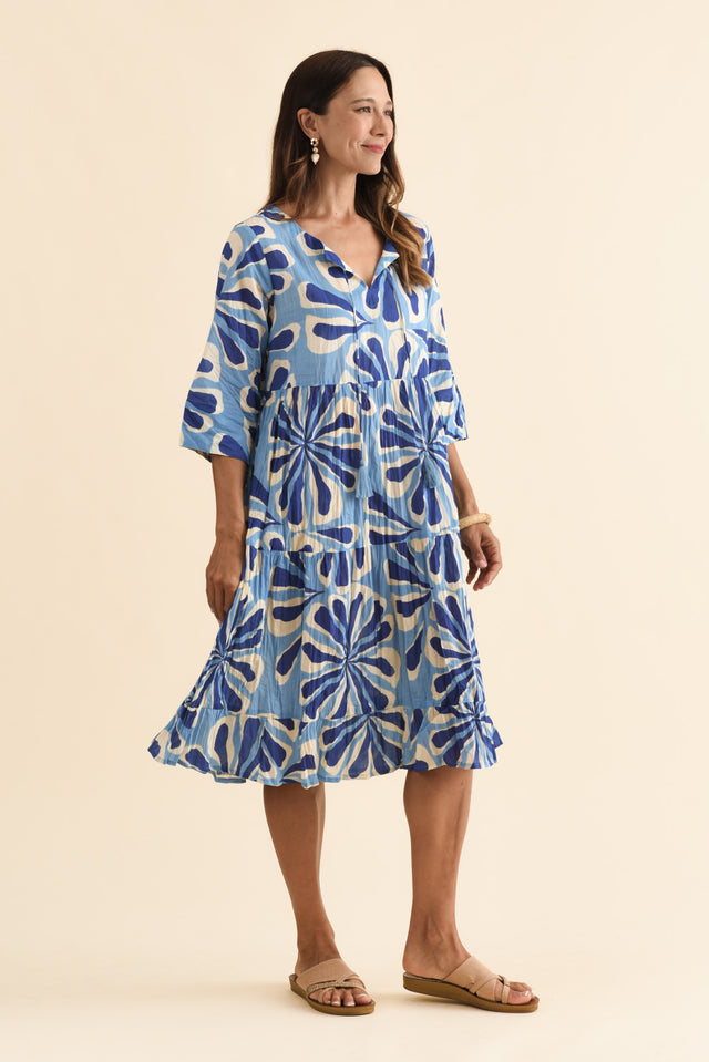 alt text|model:Cara image 3