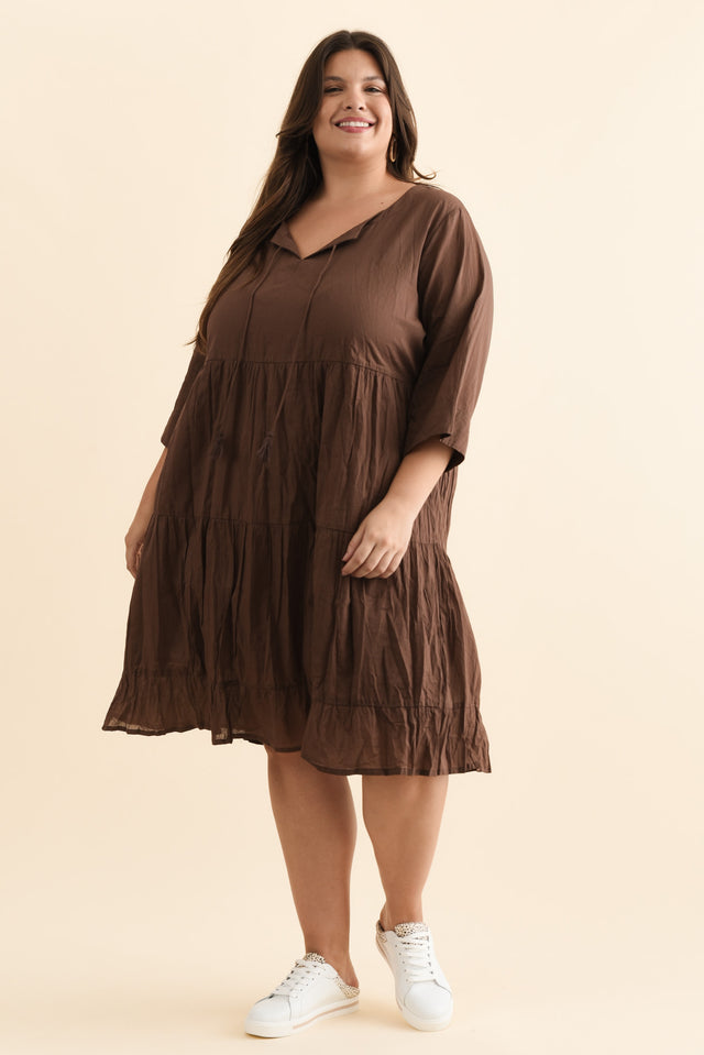 Milana Chocolate Crinkle Cotton Dress,Brunette model,alt text|model:Gabby image 15