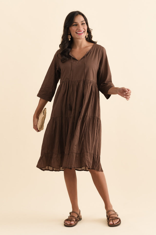 Milana Chocolate Crinkle Cotton Dress,Brunette model,alt text|model:Brontie image 1