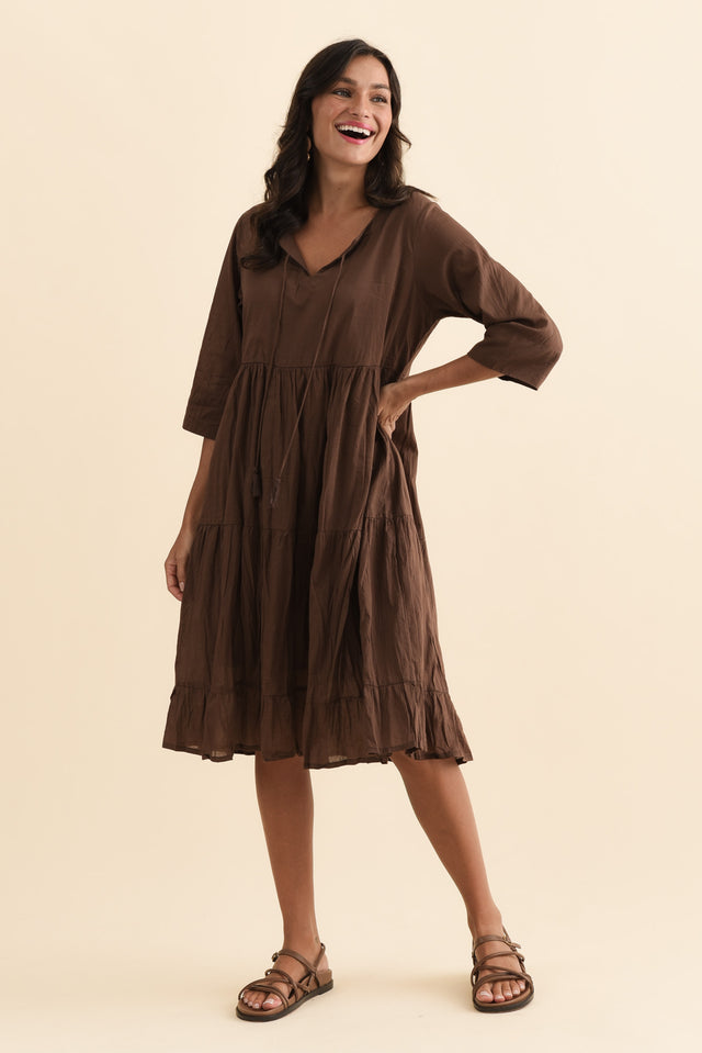 Milana Chocolate Crinkle Cotton Dress,Brunette model,alt text|model:Brontie image 9