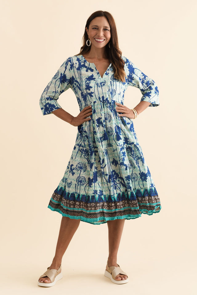 alt text|model:Cara image 6