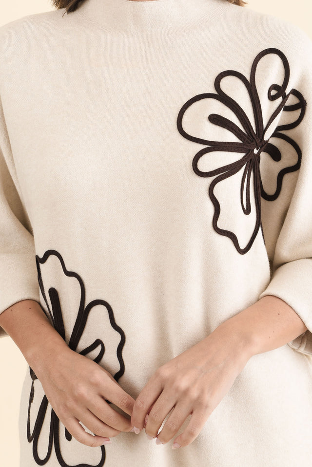 Mimosa Beige Flower Knit Jumper,Brunette model,alt text|model:MJ image 5