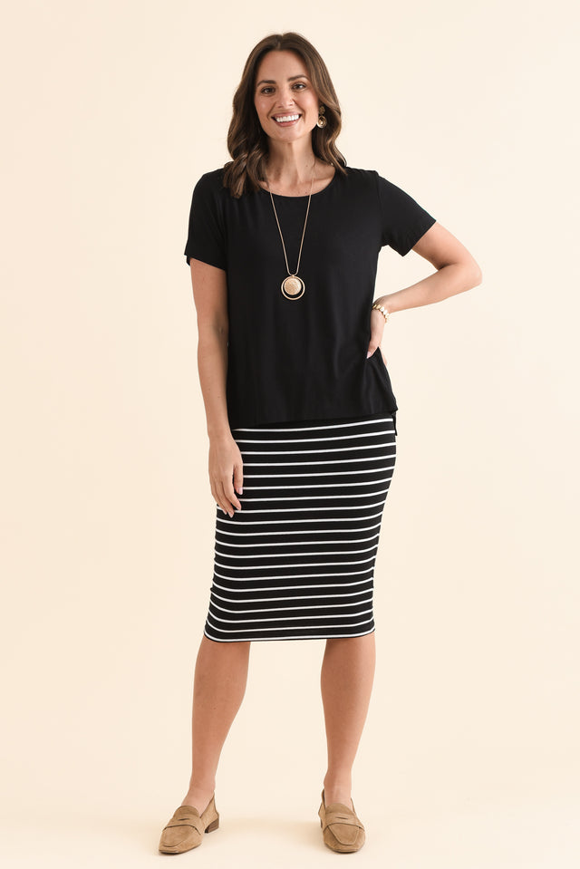 Minelli Black Bamboo Tee,Full Body,Brunette model,alt text|model:MJ image 6