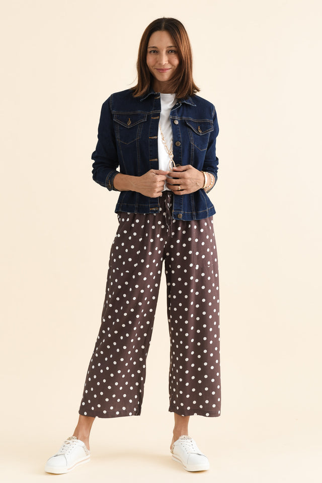 Minnelli Chocolate Spot Linen Cotton Pants,brunette model,Full Outfit,alt text|model:Cara