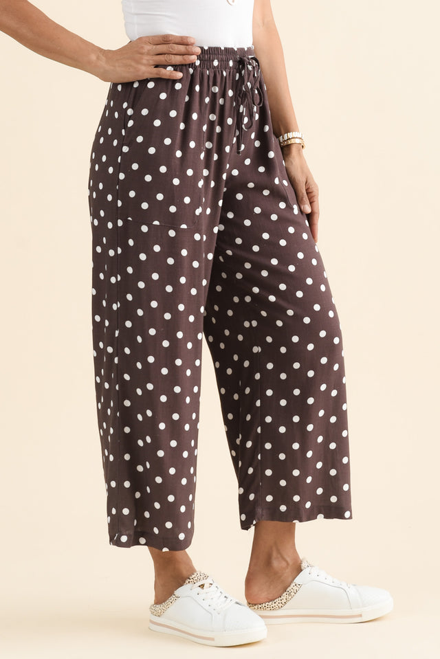 Minnelli Chocolate Spot Linen Cotton Pants,brunette model,Side of Outfit,alt text|model:Cara image 3