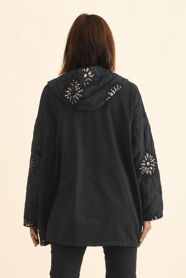 alt text|model:Cara image 4