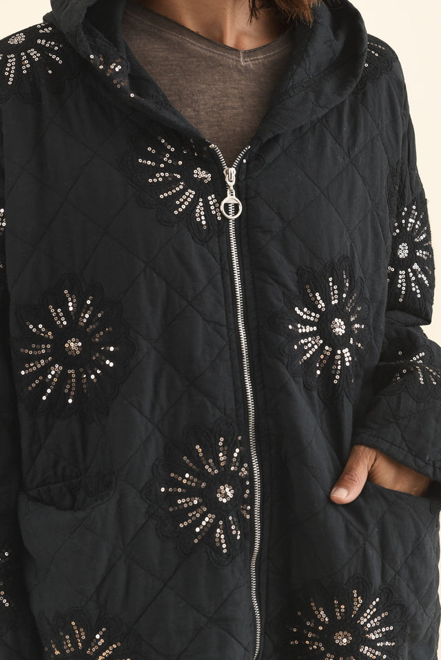 alt text|model:Cara image 5