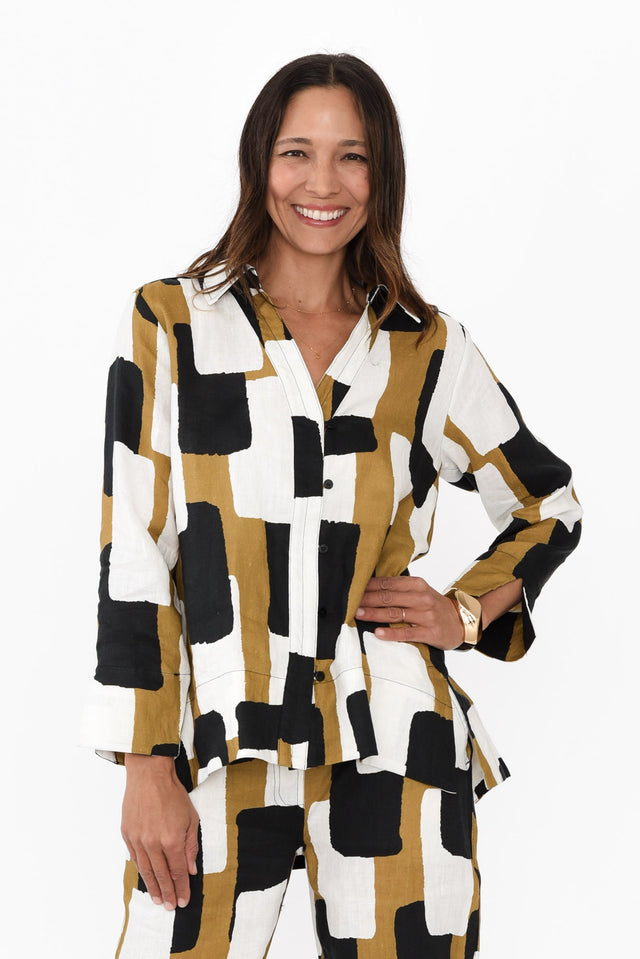 alt text|model:Cara image 1