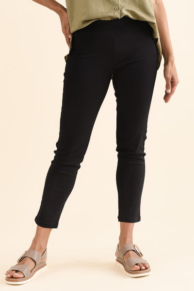 Missy Black 7/8 Stretch Pants