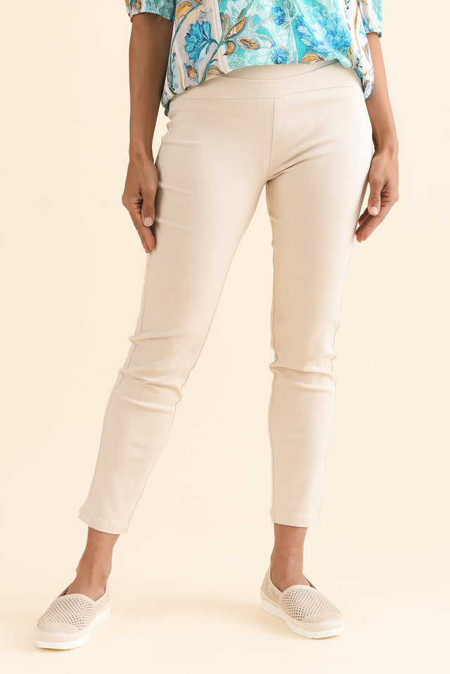Missy Natural 7/8 Stretch Pants,Front,Brunette model,alt text|model:Cara image 1