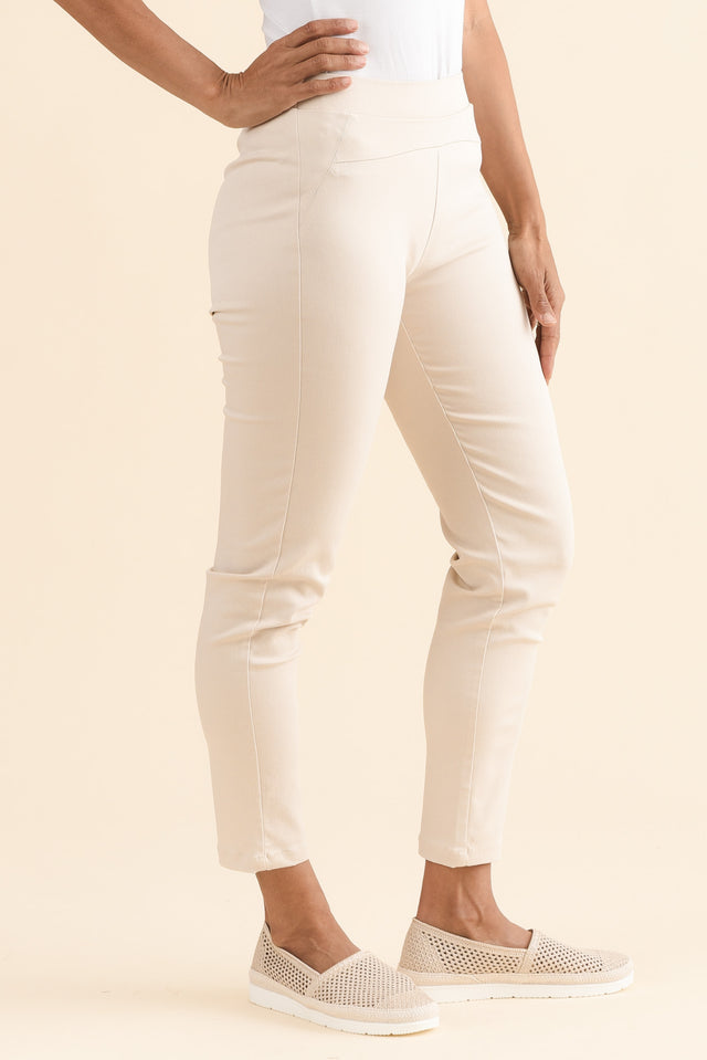 Missy Natural 7/8 Stretch Pants,Side,Brunette model,alt text|model:Cara image 3