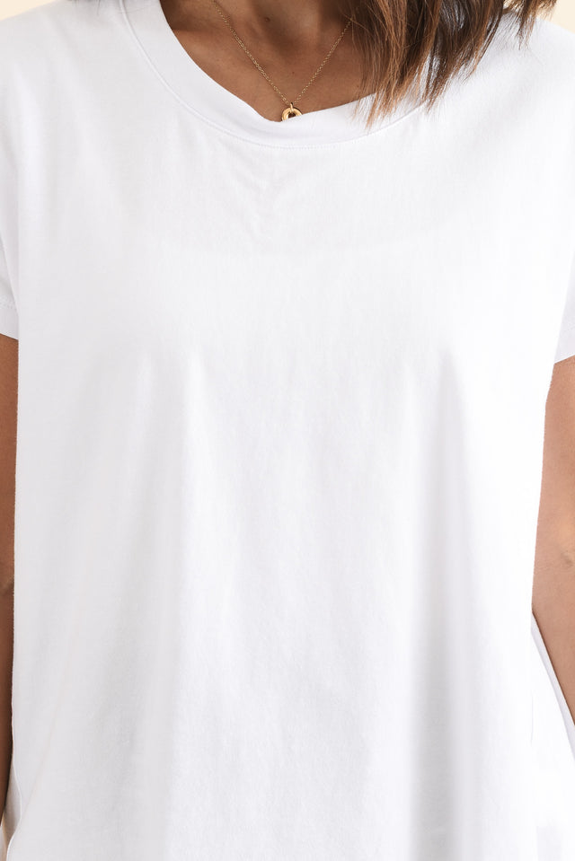 Monroe White Cotton Pleated Tee,Detail,Brunette model,alt text|model:Cara image 5
