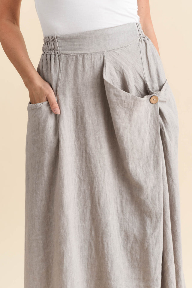 alt text|model:MJ image 6