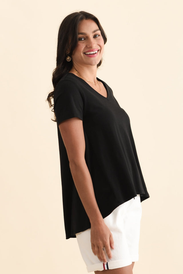Montreal Black Cotton Tee,Brunette model,alt text|model:Brontie image 5