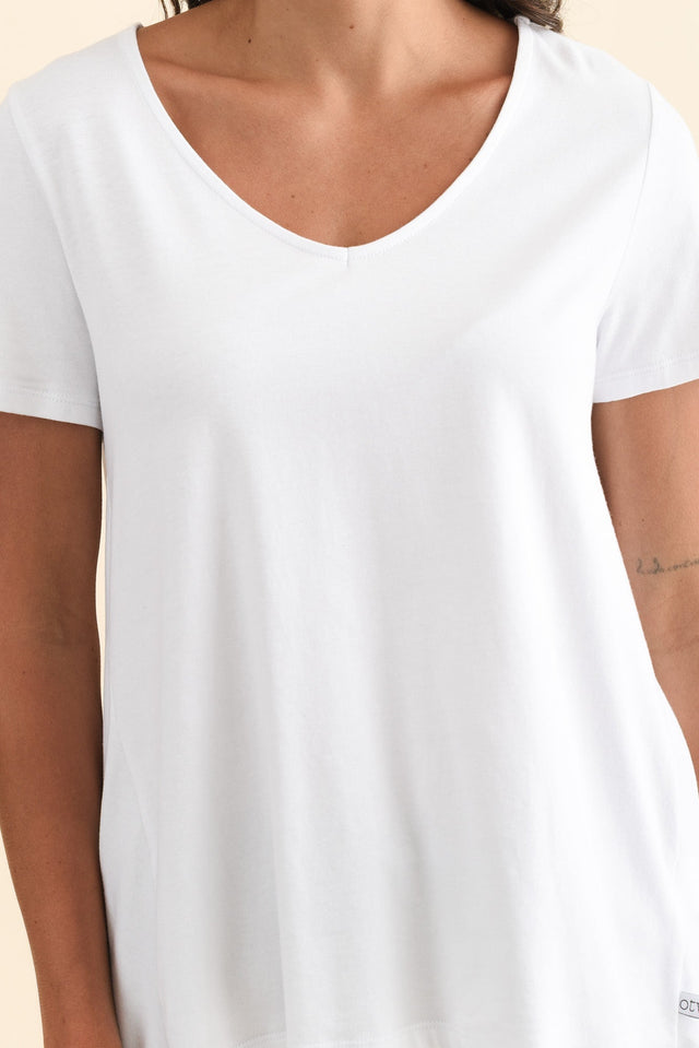 Montreal White Cotton Tee,Brunette model,alt text|model:Brontie image 7