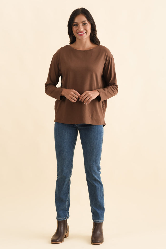 Moya Chocolate Hi Lo Top,Brunette model,alt text|model:Brontie image 8
