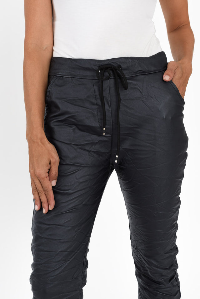 alt text|model:Cara image 6