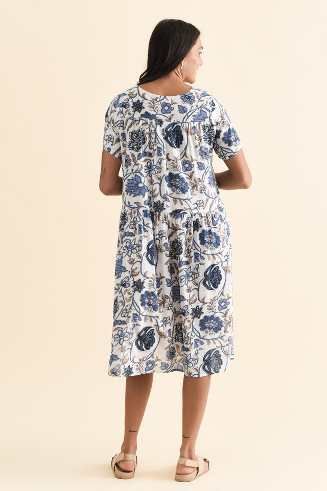 alt text|model:Brontie image 6