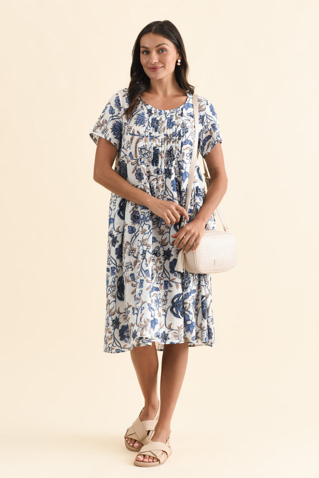 alt text|model:Brontie