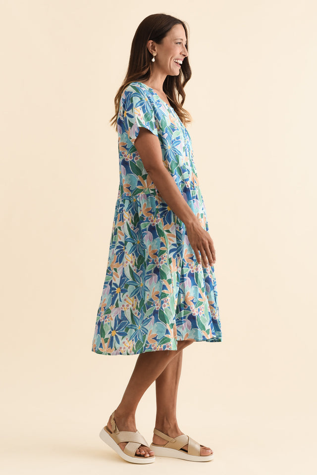 alt text|model:Cara image 3