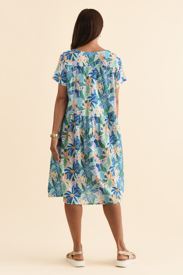 alt text|model:Cara image 4