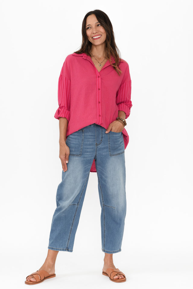 alt text|model:Cara image 3