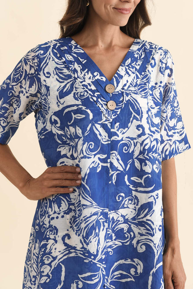 Nala Blue Abstract Layers Dress,Brunette model,alt text|model:Cara image 6