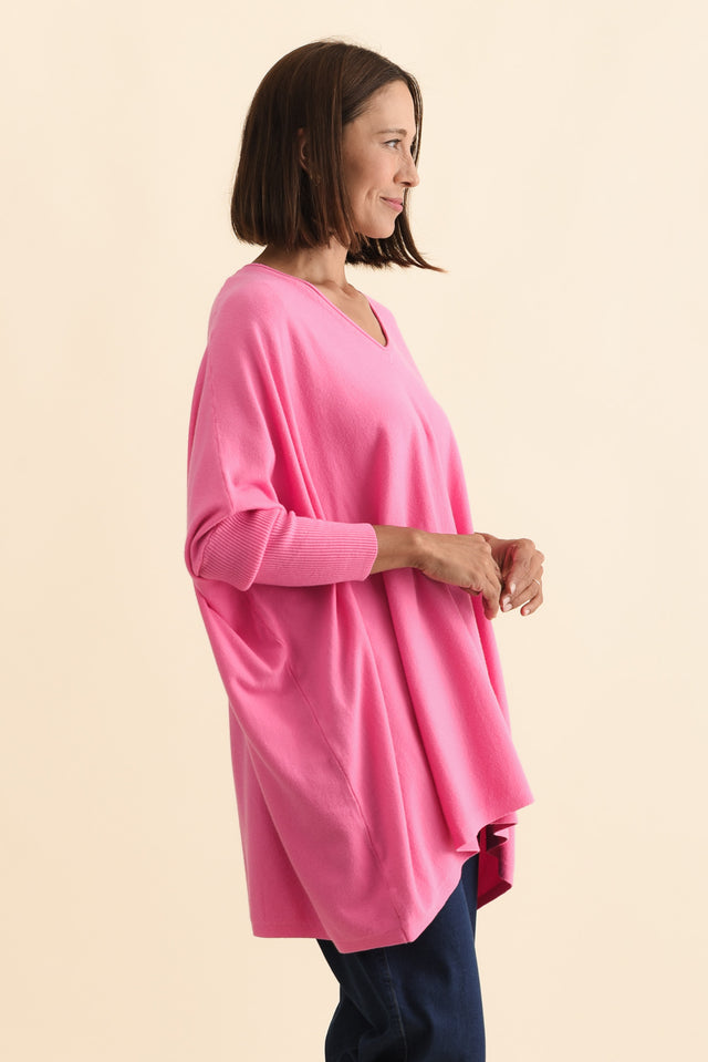 alt text|model:Cara image 5