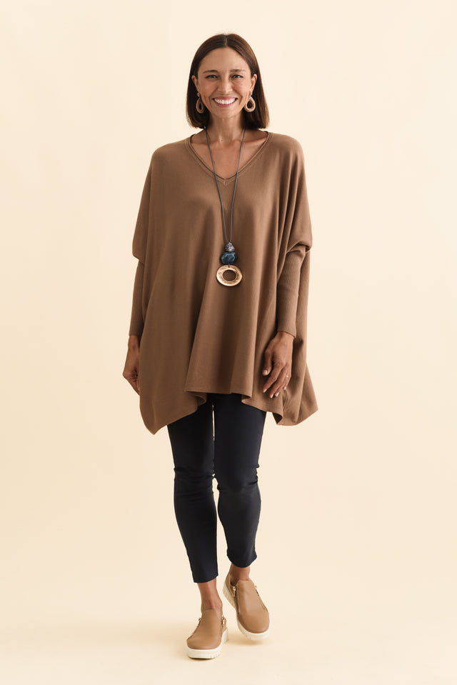 alt text|model:Cara image 4