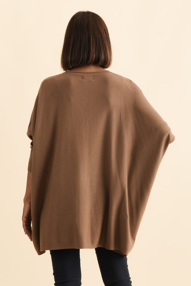 alt text|model:Cara image 6