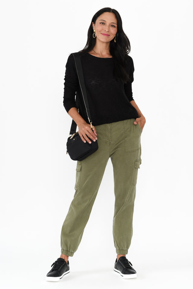 alt text|model:Cara image 3