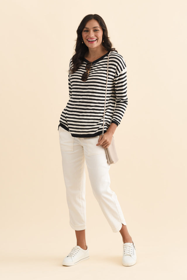 alt text|model:Brontie image 3