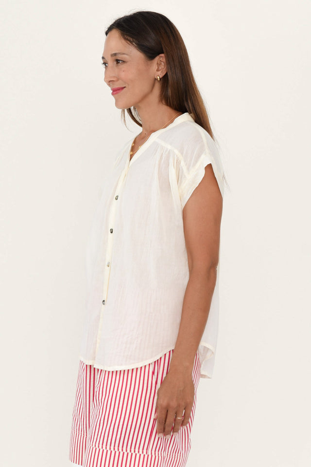 Nevada White Cotton Button Top,Brunette model,alt text|model:Cara image 5
