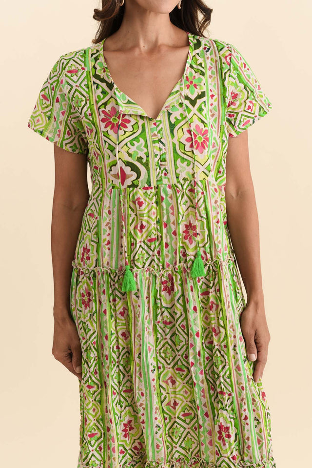 alt text|model:Cara image 5