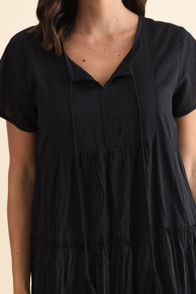 Nona Navy Crinkle Cotton Maxi Dress,Brunette model,alt text|model:MJ image 7