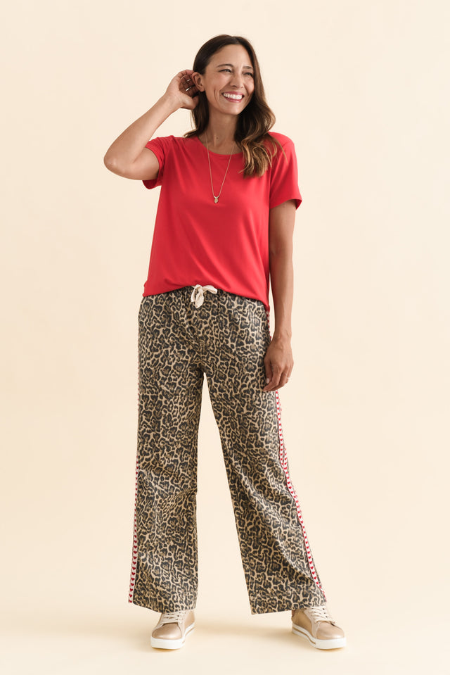 alt text|model:Cara image 7