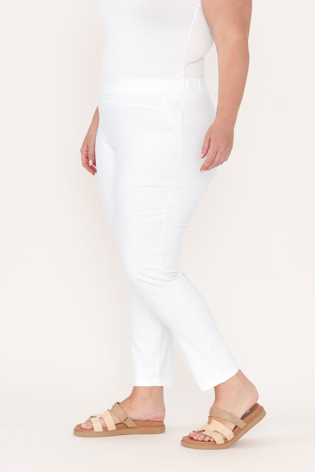 alt text|model:Caitlin image 12