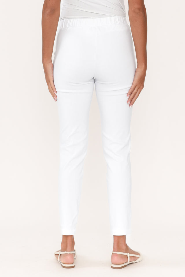 alt text|model:Brontie image 5