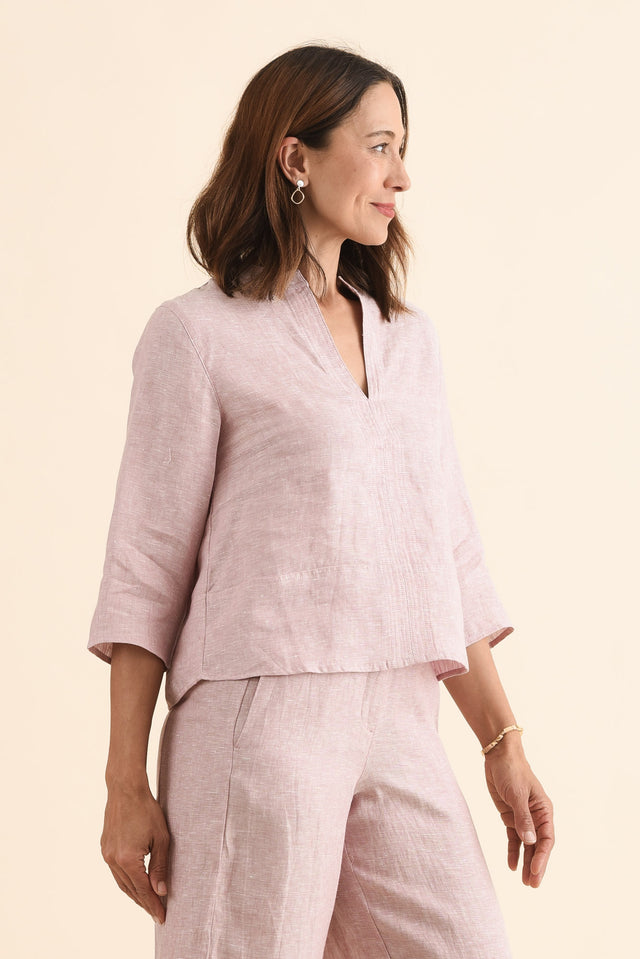 Oregon Blush Linen Top,Side,Brunette model,alt text|model:Cara image 3