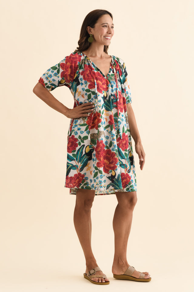 alt text|model:Cara image 4