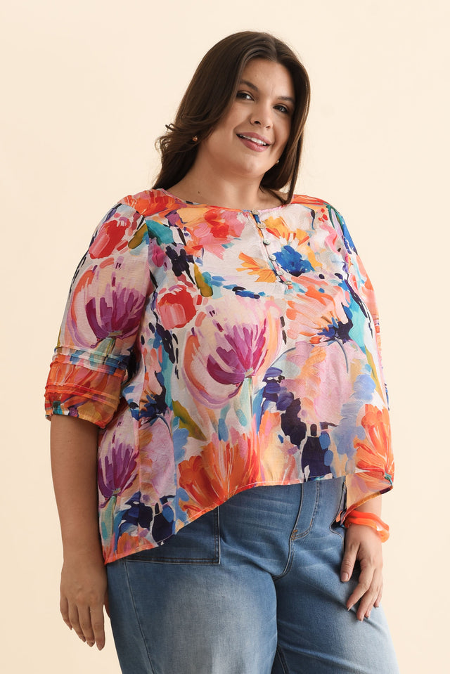 Paden Orange Floral Button Top,Brunette model,alt text|model:Gabby image 10